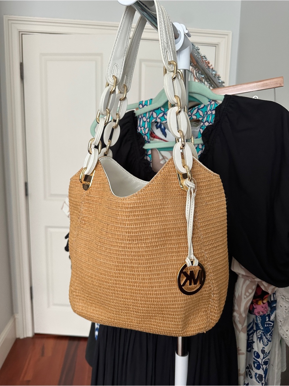 NWT Michael Kors Tan Woven Shoulder Bag with Cream Trim - Picture 5 of 10